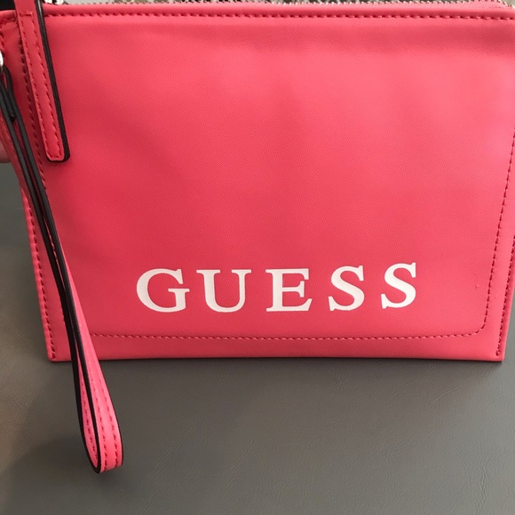 GUESS PINK WRISTLET NWT - Picture 1 of 5